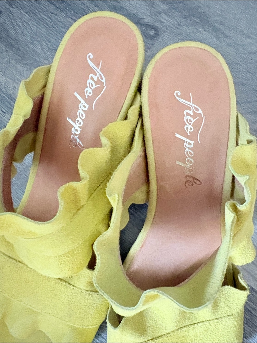 FREE PEOPLE Rosie Ruffle Block Heels Sandals Womens 7 Summer Euro Chic Boho - Picture 4 of 10